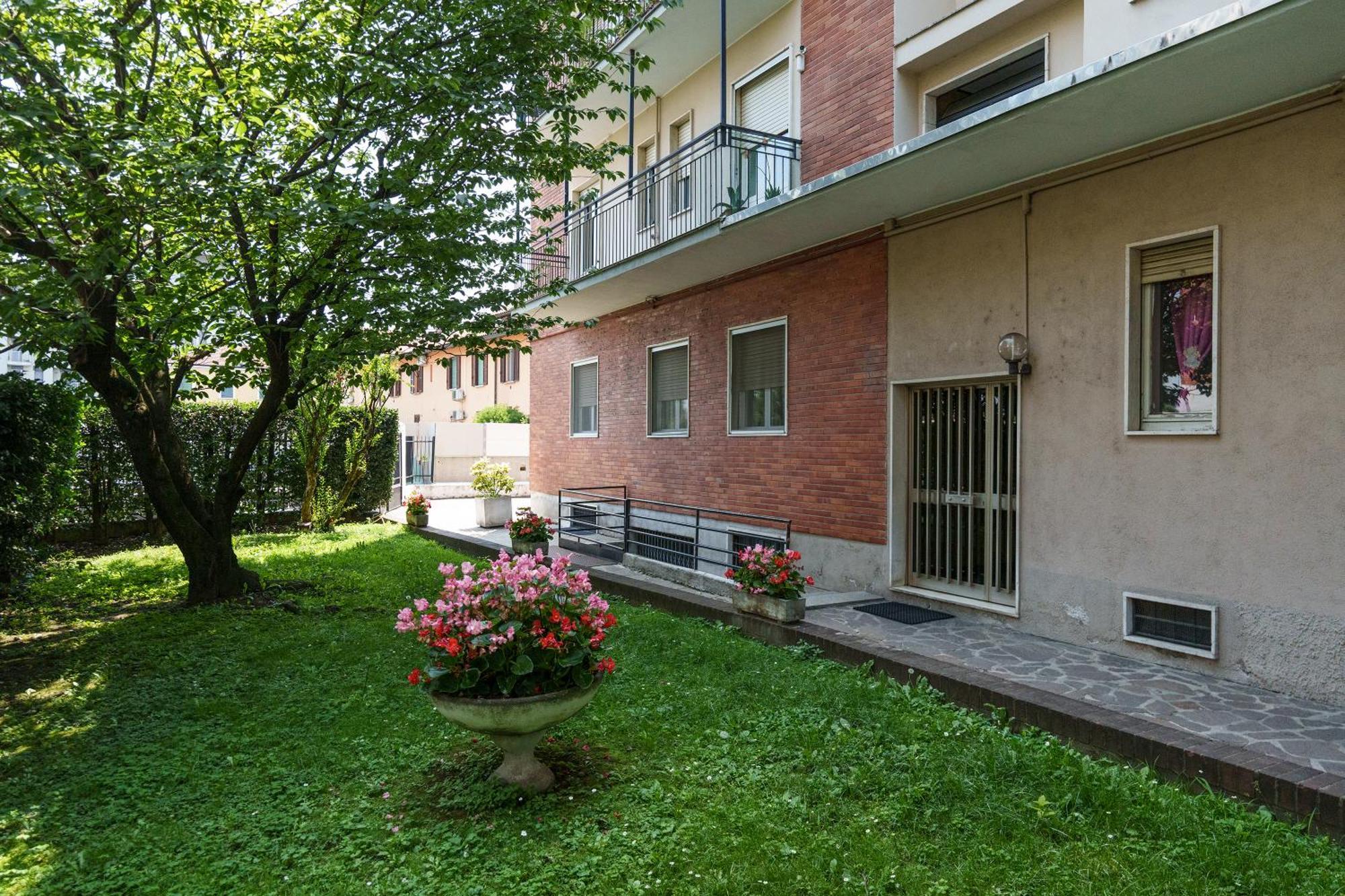 Duomo/Linate Parcheggi Gratis E Tram Sotto Casa Apartment Milan Exterior photo